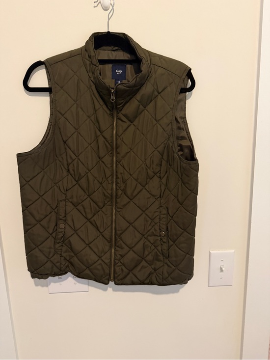 GAP Jackets & Blazers - GAP Quilted Vest — Olive